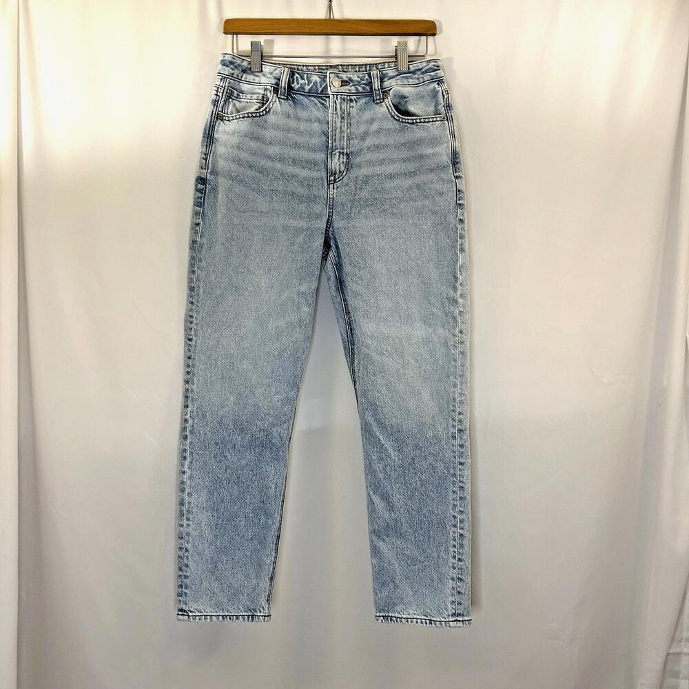 American Eagle Mom Jeans Size 8 Short Light Wash High Rise